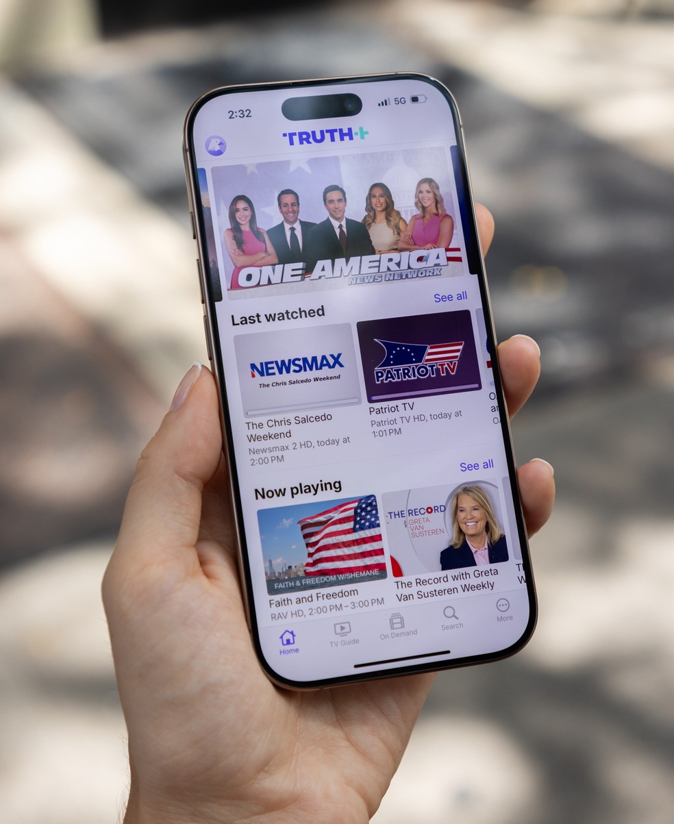 The Truth+ app used on a phone in New York — Photo: Yuvraj Khanna/The New York Times