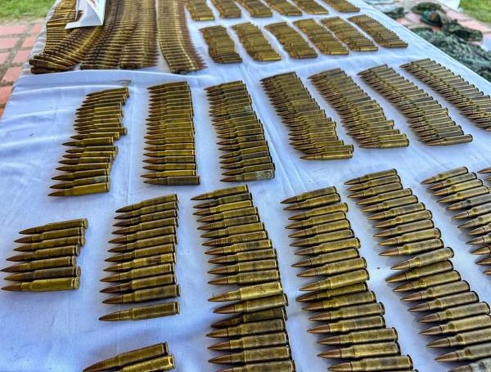 Material de guerra apreendido pelo Exército colombiano — Foto: Cortesia/via El Tiempo