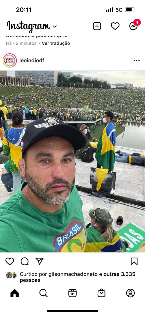 Sobrinho de Bolsonaro e muito amigo de Carlos, filho do ex-presidente, Leo Índio postou foto em meio aos atos