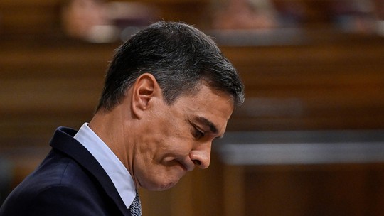 Primeiro-ministro da Espanha ameaça renunciar após esposa virar alvo de investigação por denúncia da extrema direita