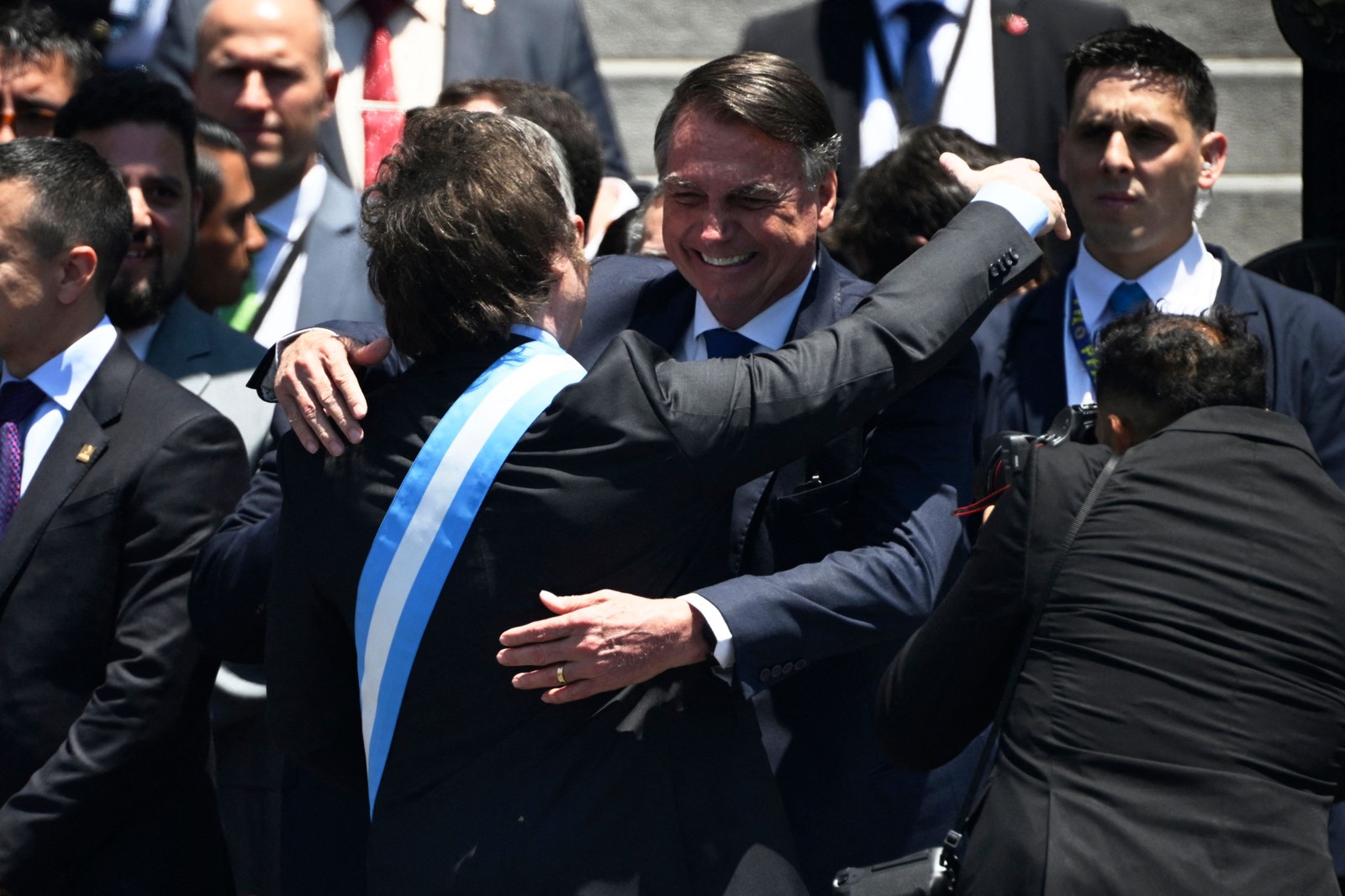 Jair Bolsonaro também foi à cerimônia de posse de Javier Milei — Foto: Luis ROBAYO / AFP