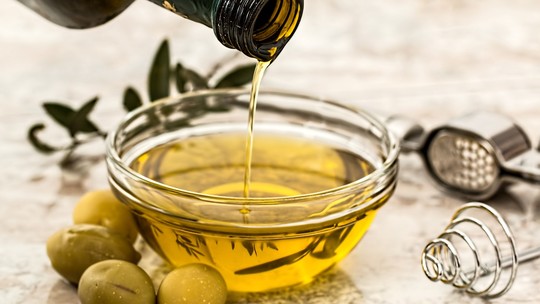Como ingerir azeite de oliva pode reduzir seu risco de morrer de demência