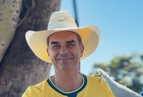 Pecuarista chamado de 'Rei do Gado' faz doação milionária a Flávio Bolsonaro