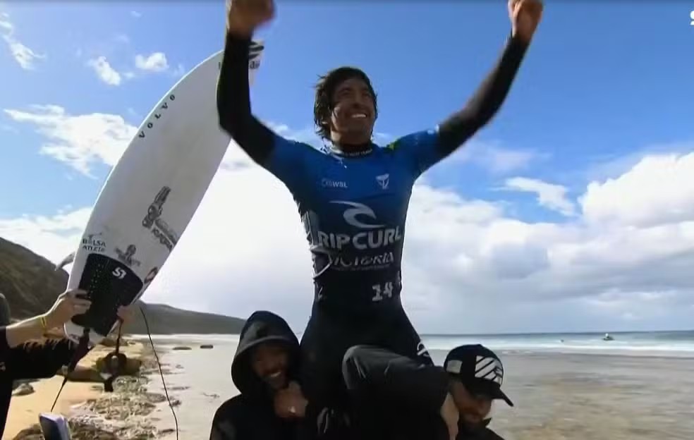 Miguel Pupo bate Yago Dora e é campeão em Bells Beach