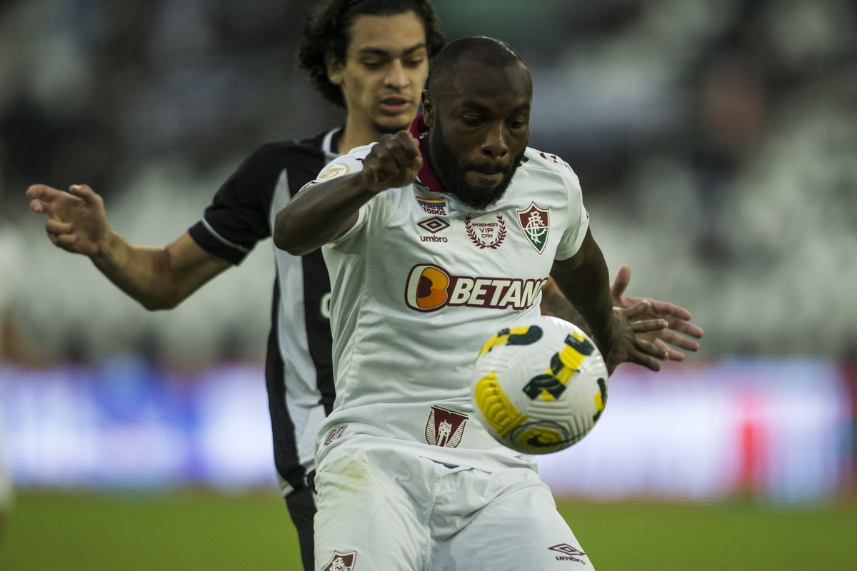 Com gol de Manoel, Fluminense vence o Botafogo por 1 a 0 e sobe na ...