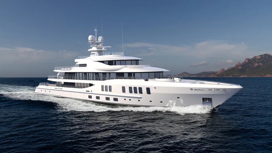 Casino Royale (Amels 242, 74m): Piscina infinita, pista de dança e janelas panorâmicas que integram o mar aos ambientes internos — Foto: Divulgação