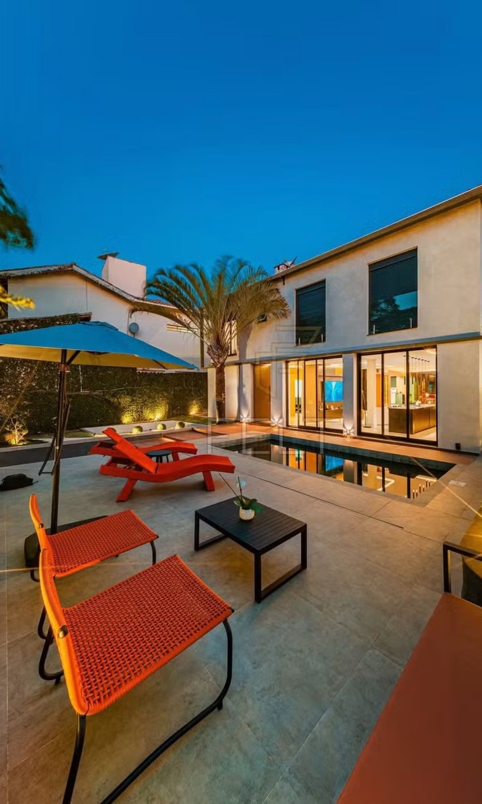 O apresentador Yudi Tamashiro, de 33 anos, surpreendeu os fãs ao anunciar a venda de sua mansão em Alphaville, São Paulo, avaliada em R$ 6 milhões — Foto: Reprodução/Instagram