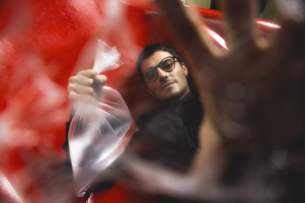 Hugo Bonèmer como Tom Ripley — Foto: Divulgação/Peter Wrede