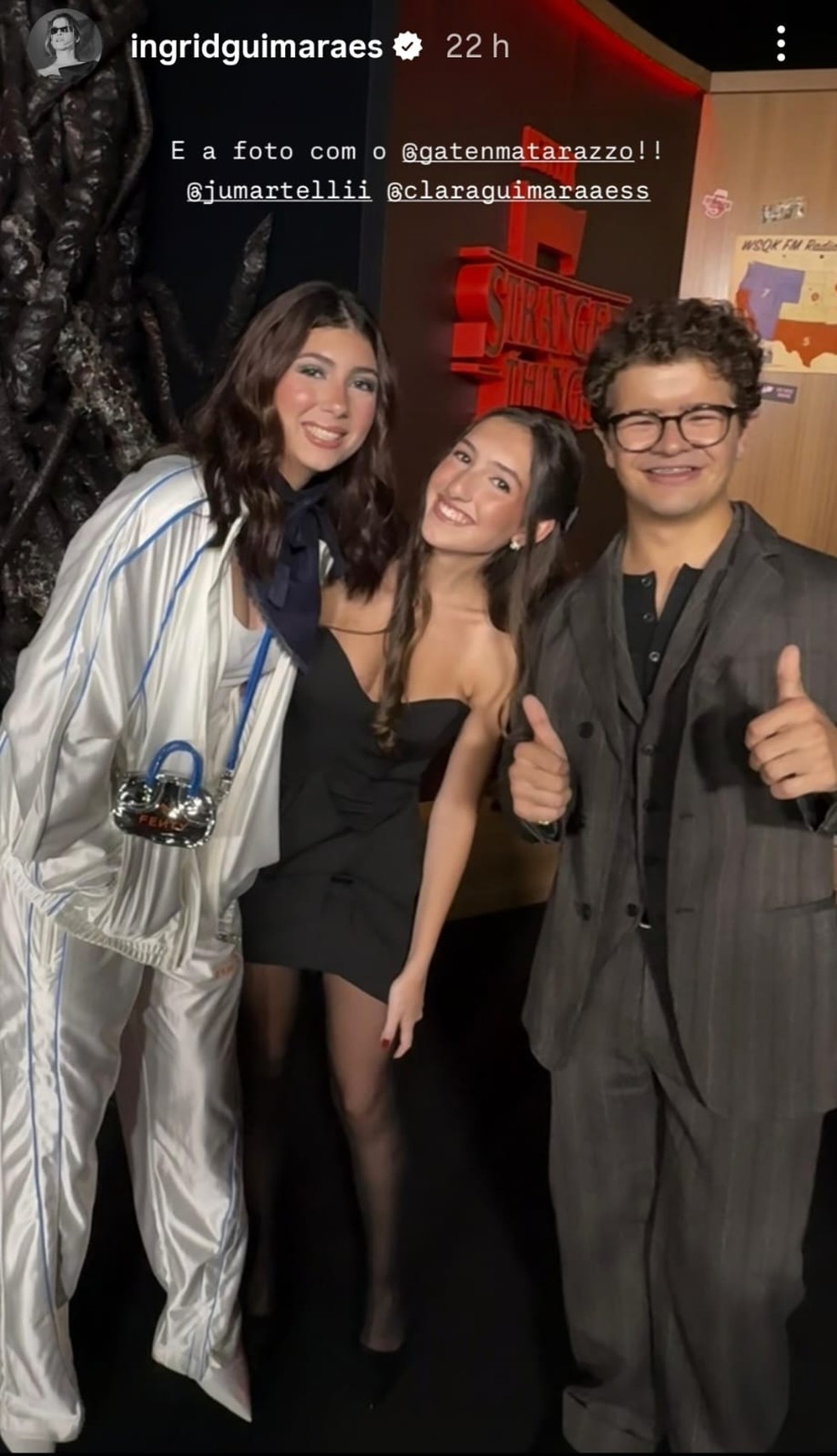 Julia e Clara, filhas de Mônica Martelli e Ingrid Guimarães, com Gaten Matarazzo, o Dustin de'Stranger things' — Foto: Reprodução/Instagram