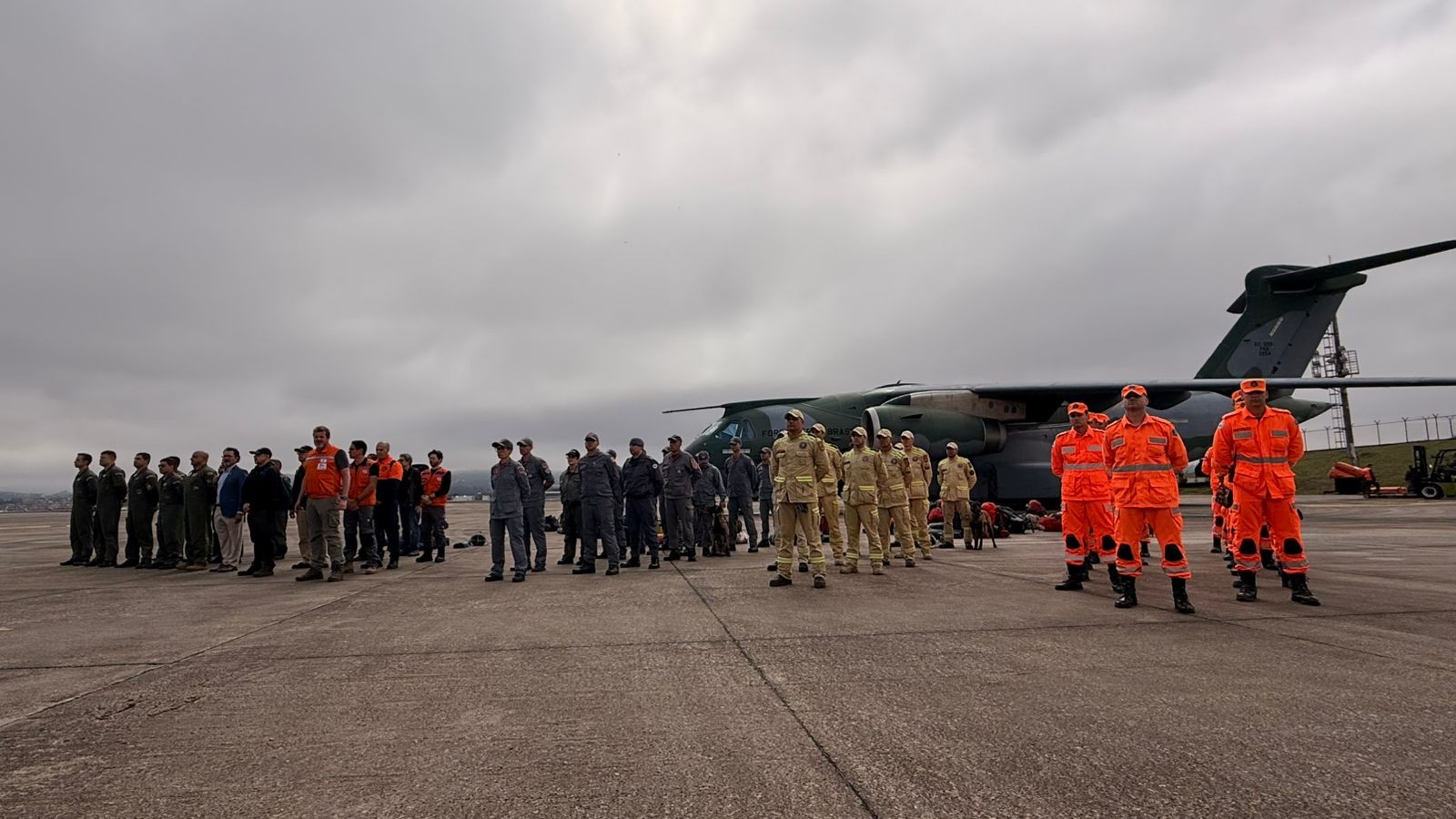 Avião da FAB decola de Guarulhos com ajuda humanitária brasileira para a Venezuela