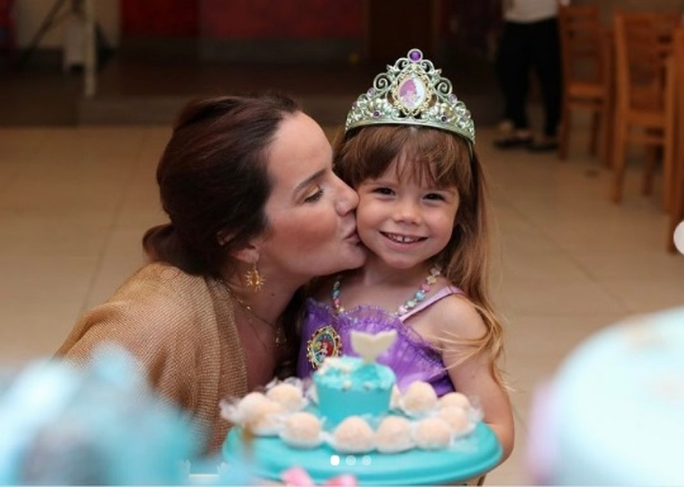 Taty Goulart e a filha Catarina, de 5 anos — Foto: Reprodução/Instagram