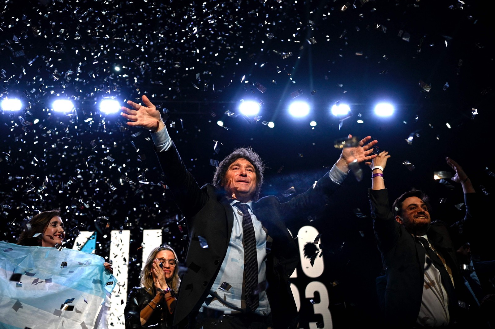 Candidato de extremos, especialistas indicam que eleitores de centro-direita podem ser um desafio para Javier Milei no segundo turno — Foto: Luis Robayo/AFP