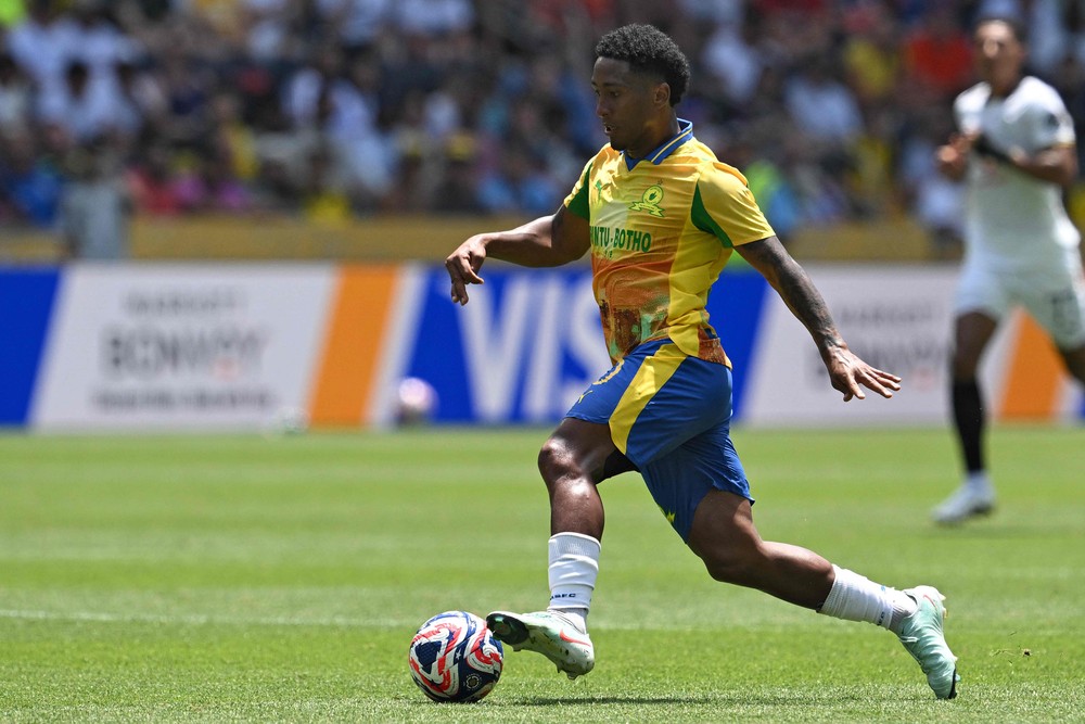 Brasileiro Lucas Ribeiro é destaque do Mamelodi Sundowns-AFS — Foto: Federico PARRA / AFP
