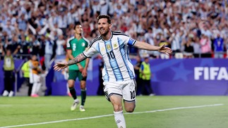 Lionel Messi comemora gol na estreia da Seleção argentina na copa de 2026 — Foto: MICHAEL STEELE / GETTY IMAGES NORTH AMERICA / Getty Images via AFP