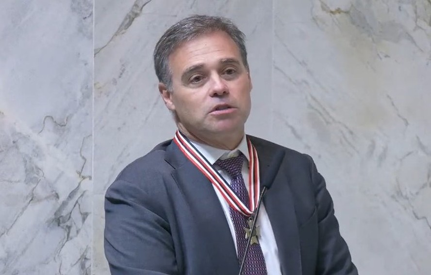 André Mendonça afirma que magistrados precisam de 'grau de contenção a ...