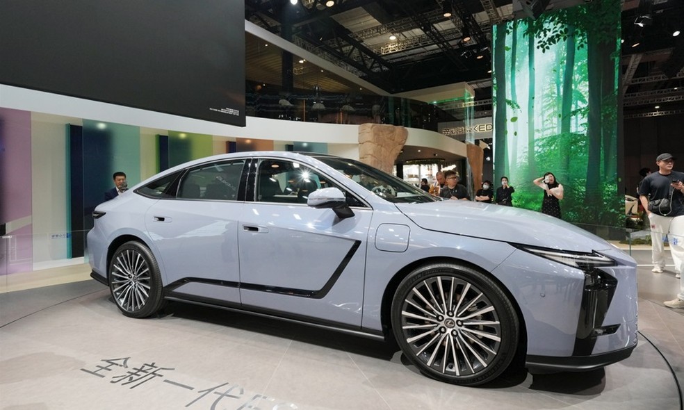O ES da Lexus — Foto: Qilai Shen/Bloomberg