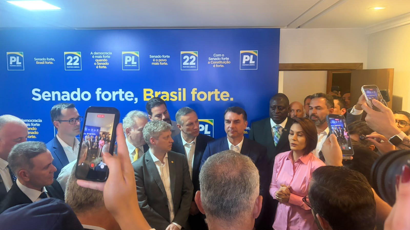 Michelle reencontra Flávio, relembra ter sido 'desrespeitada', mas trata crise como 'superada: 'Colocamos uma pedra'