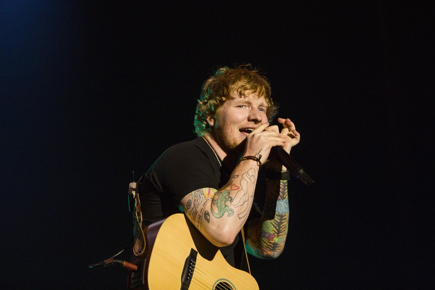 Ed Sheeran foi o artista mais ouvido no Reino Unido em 2022