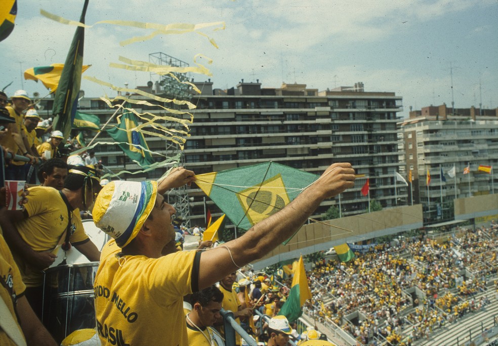 Detalhe da torcida brasileira no Estádio Sarriá, na Espanha — Foto: Sebastião Marinho / Agência O Globo
