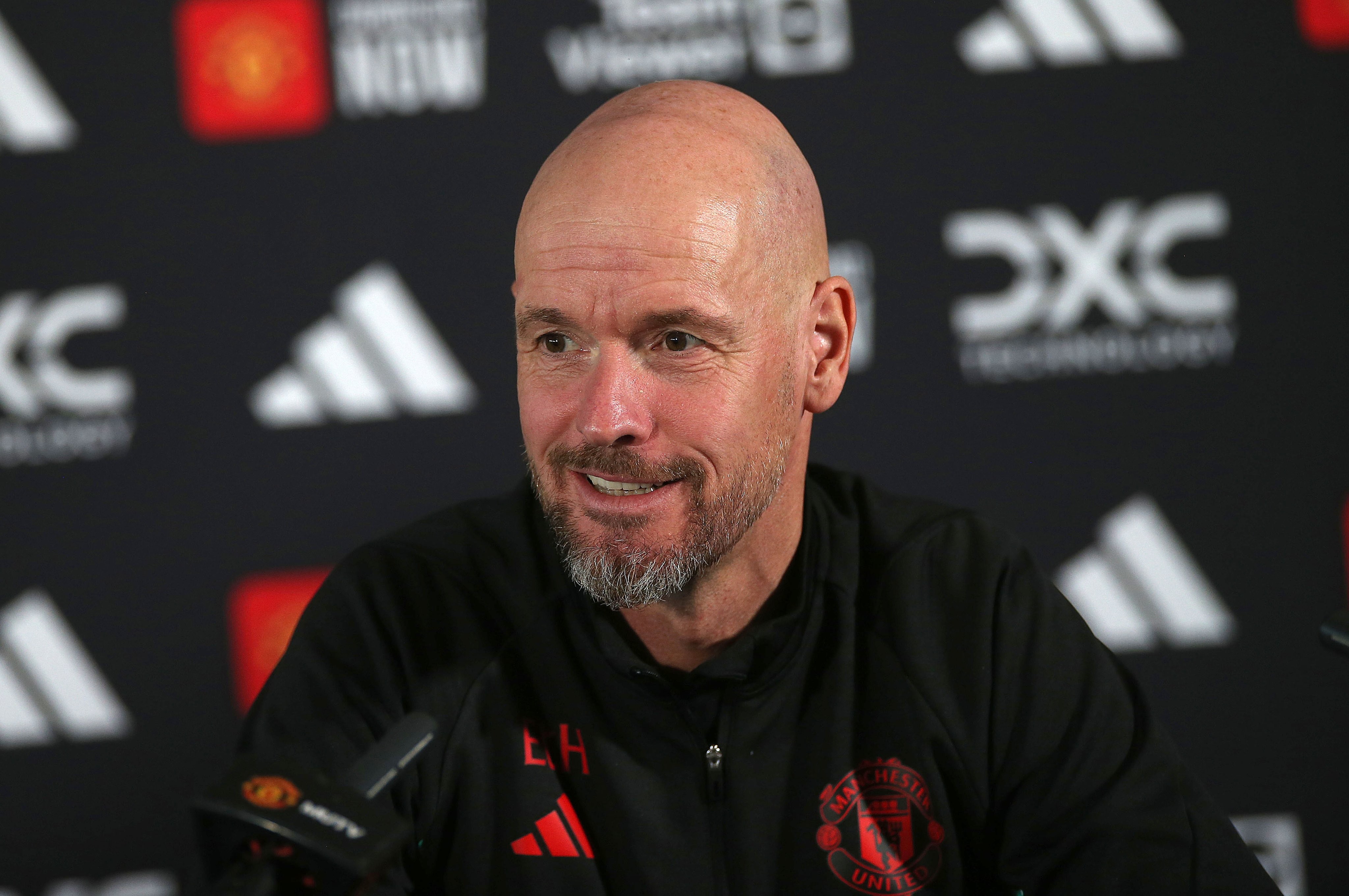 Após demissão, ten Hag recebe mais de 100 milhões do Manchester United e deixa a Inglaterra