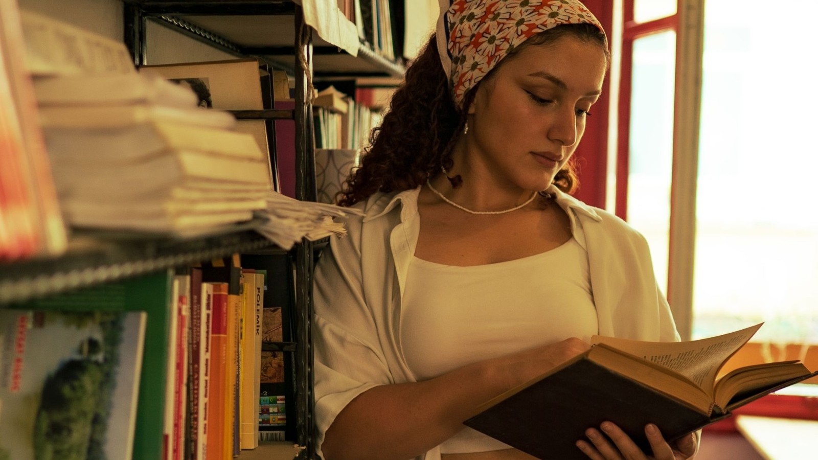 O que explica o crescimento do consumo de livros entre mulheres no Brasil