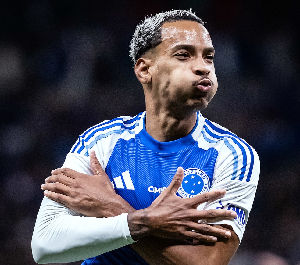 Matheus Pereira comemora gol da vitória do Cruzeiro sobre o São Paulo — Foto: Gustavo Aleixo/Cruzeiro