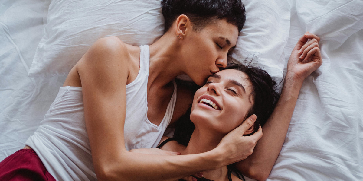 Mulheres lésbicas têm mais orgasmos que as heterossexuais