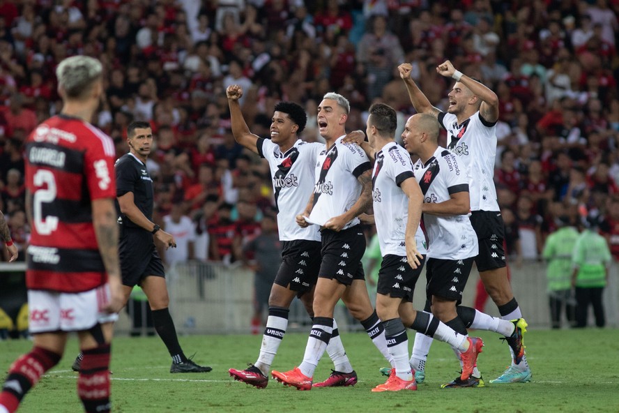 Análise: Entenda como Vasco camaleão de Barbieri venceu o Flamengo