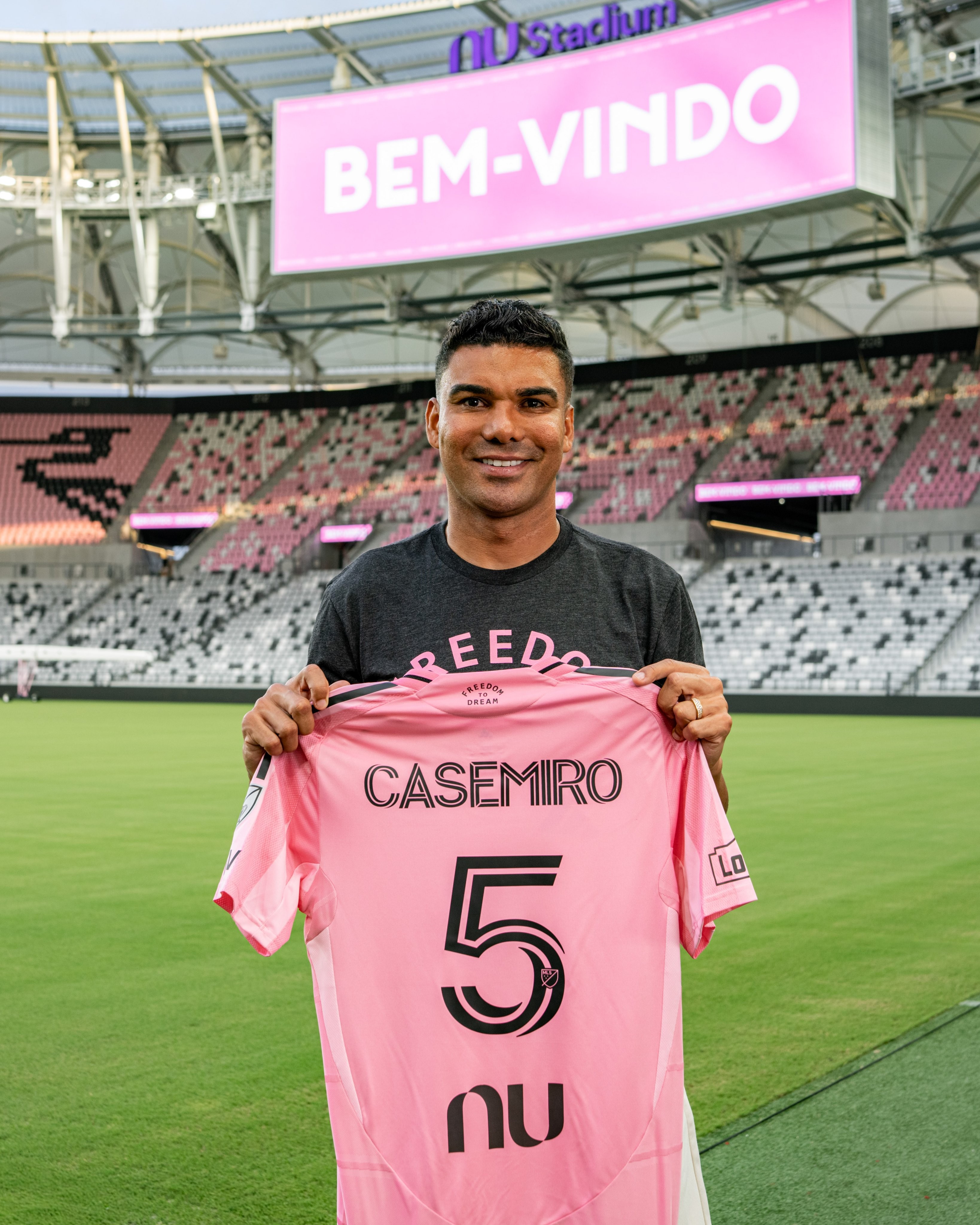 MLS abre investigação contra Inter Miami por acusação de aliciamento em contratação de Casemiro; entenda