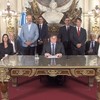 Javier Milei reúne ministros na Casa Rosada para gravar vídeo em que anuncia 'megadecreto' para desregulamentar economia - Reprodução/La Nación
