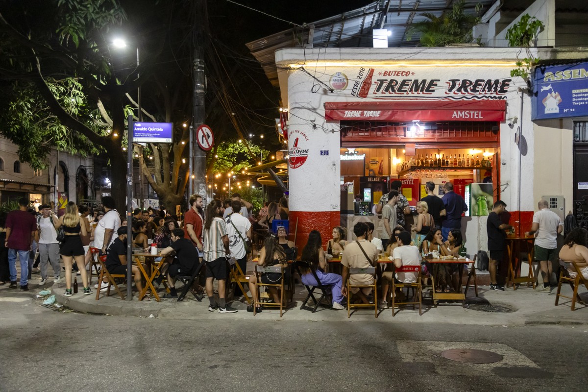 Bares descolados, festas animadas, público plural: o point onde ...