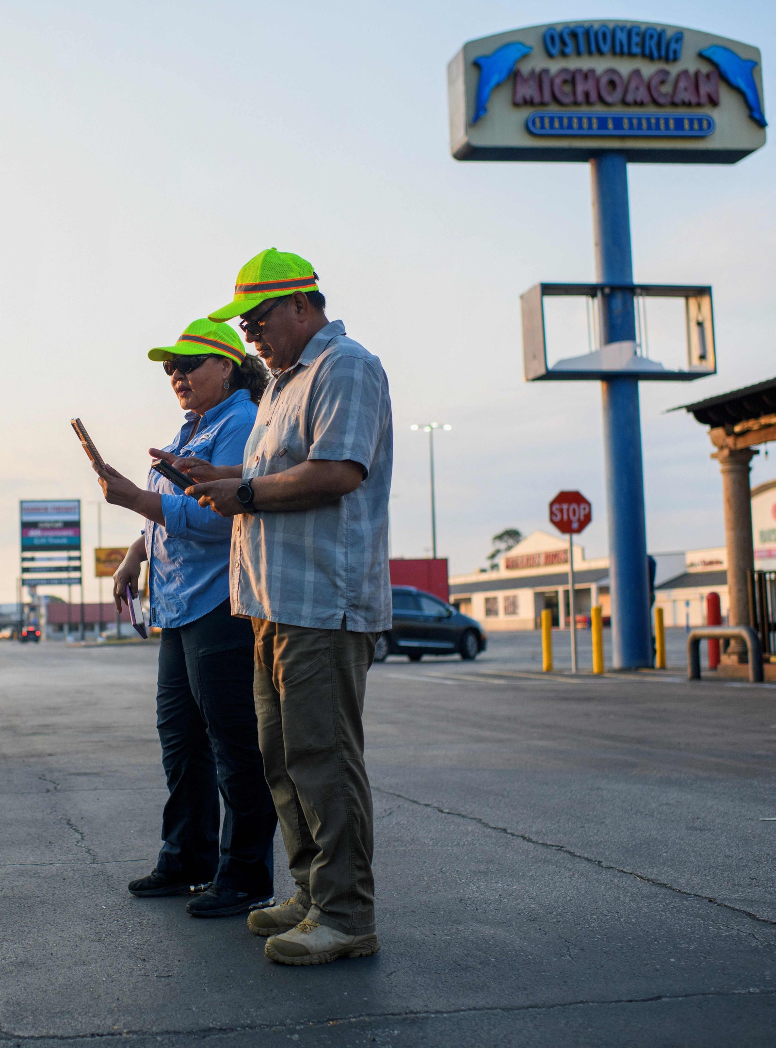 According to activists, many agents do not identify themselves, do not submit arrest warrants, and sometimes act masked and wearing military jackets – Photograph: Mark Felix/AFP