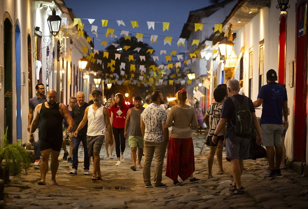 Jornal Casa da Gente: Clube Português tem fim de ano com programação  cultural variada