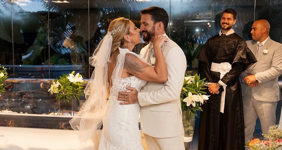 Cerimônia de casamento entre a juíza Tula Correa de Mello e o policial civil João Pedro Marquini — Foto: Reprodução / Instagram