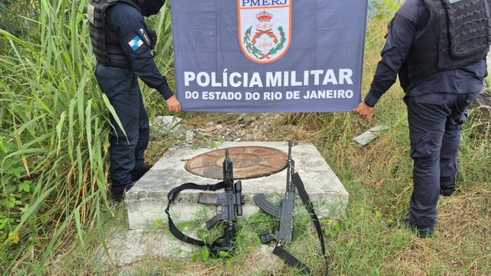 Ações da PM resultam na apreensão de fuzis e drogas em Vargem Pequena e ...