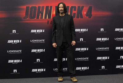 John Wick teria 75 ANOS, até Keanu Reeves aparecer…. - CinePOP