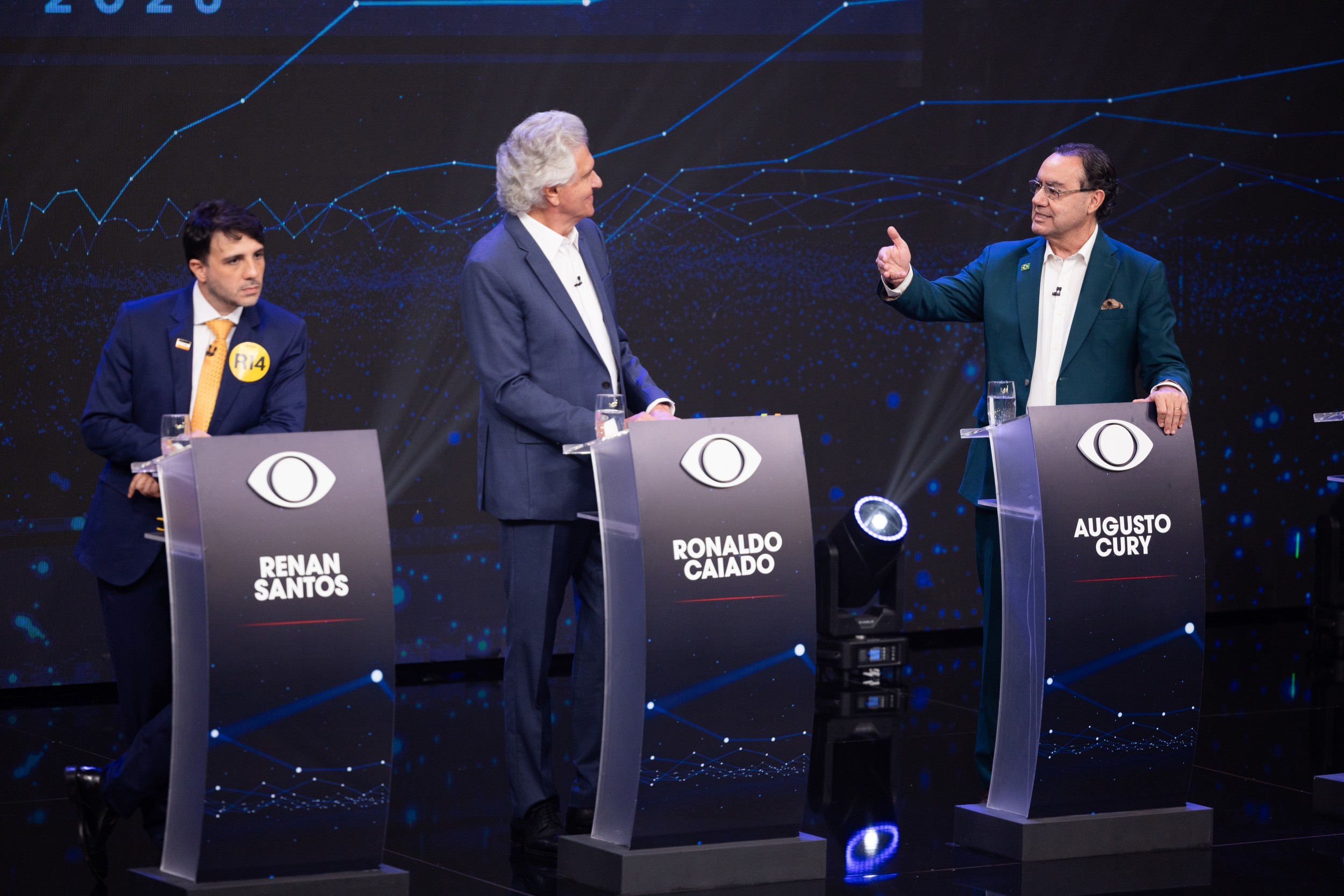 Debate da Band: ataques a ausentes dominam um terço da repercussão digital, e cochilo de Kassab mobiliza a direita - QTU Questões do Universo