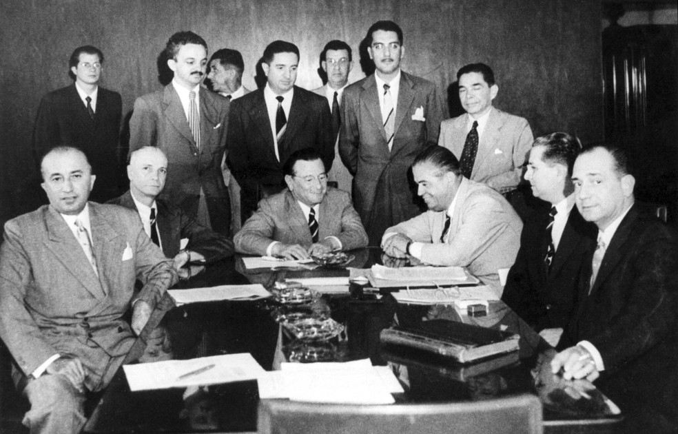 The Constituent Assembly of the National Confederation of Commerce (CNC), in the presence of the leaders of eight trade associations, led by João Daoud D'Oliveira, was held on Alvandega Street, No. 107, in Rio de Janeiro (Royal Jordanian) in 1945 - Photo: Disclosure