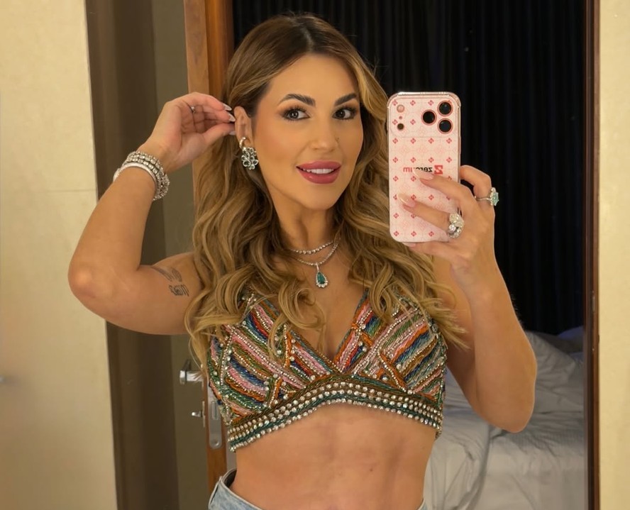 Quem é Deolane Bezerra, advogada, influencer e viúva de MC Kevin, que está sendo processada por delegado