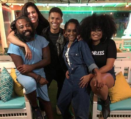 O grupo "Gaiola" do "BBB" 19, formado por Hana, Rodrigo, Rízia, Gabriela, Danrley e Elana, continuou firme e forte aqui fora.   — Foto: Reprodução/Instagram