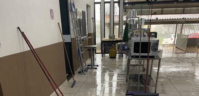 Eleições 2026: chuva muda local de votação em escola para 3,2 mil eleitores no Paraná; veja a previsão no país