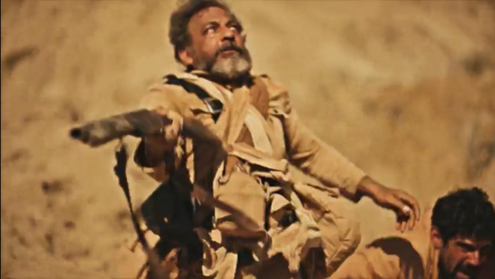 A morte de Tonhão em "Guerreiros do Sol" — Foto: Reprodução/Globoplay