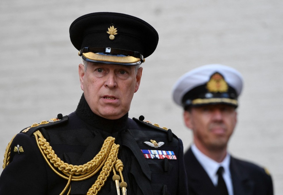 De uniforme militar, príncipe Andrew participa de evento em 2019 — Foto: JOHN THYS