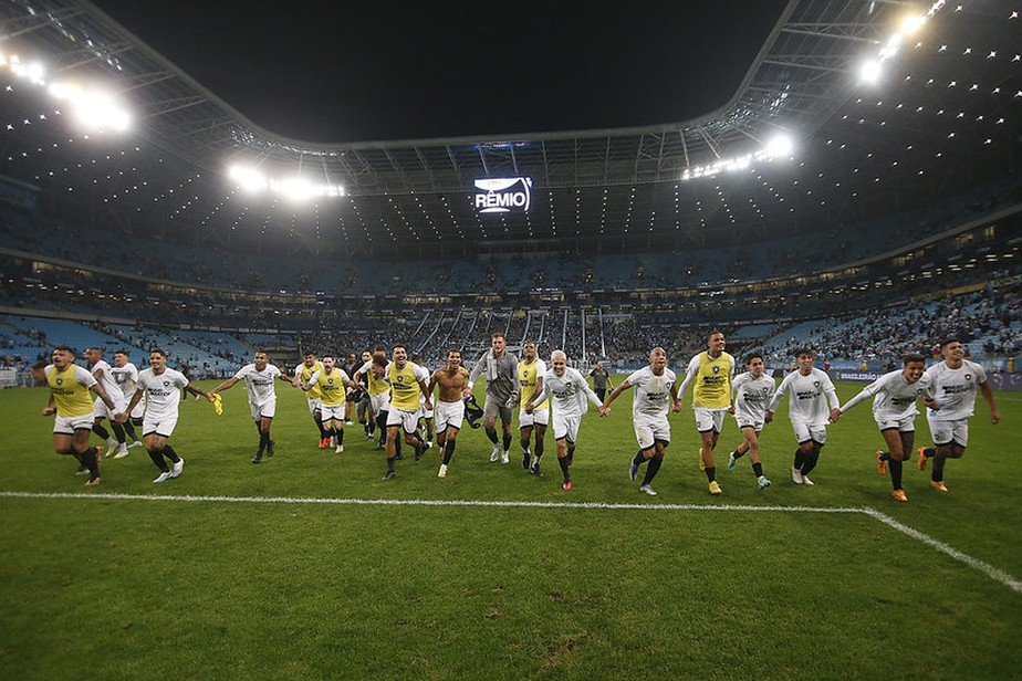 Pelo Brasileiro, Grêmio é superado pelo Botafogo na Arena