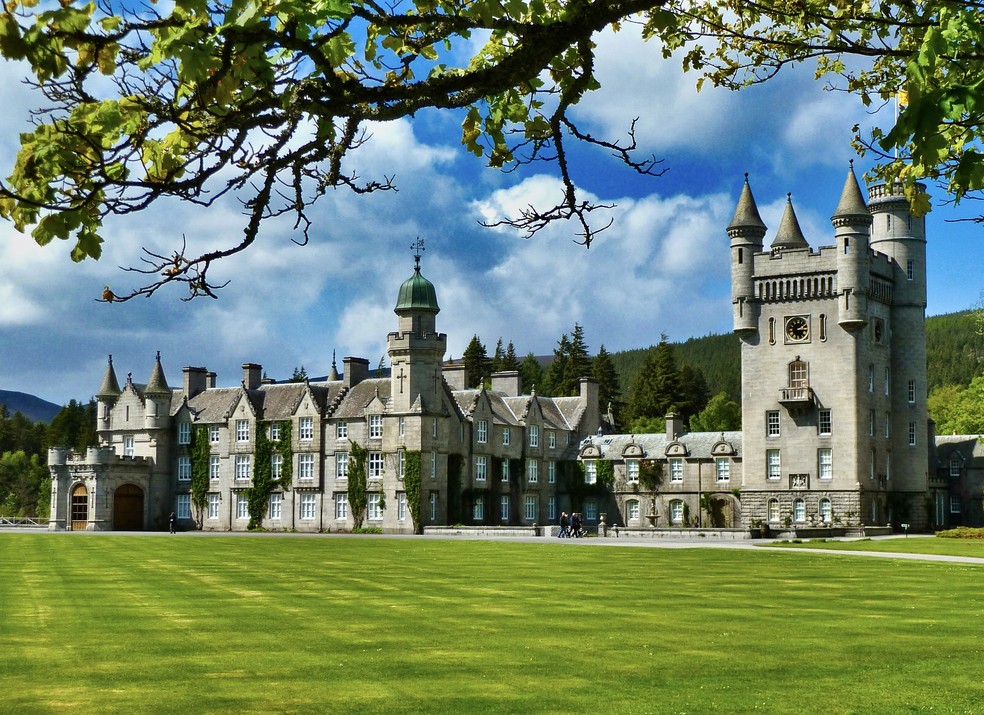 O Castelo de Balmoral, no interior da Escócia, onde a rainha Elizabeth II passou seus últimos dias de vida — Foto: Pixabay / Reprodução