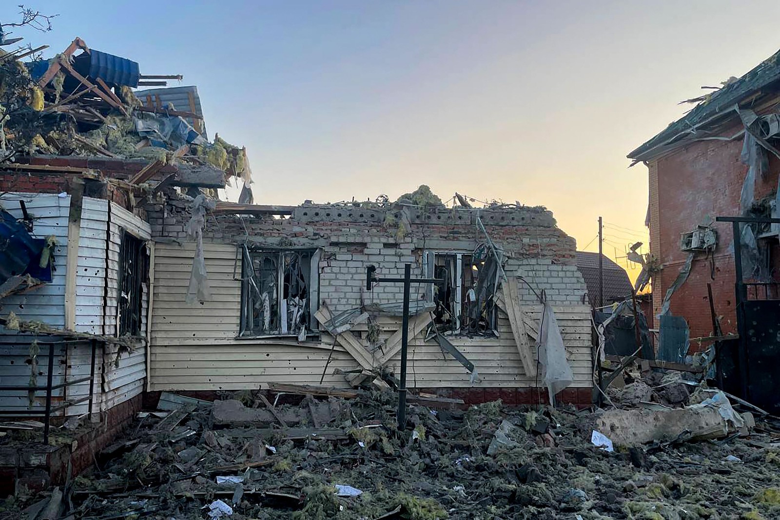 Casas Destruí dasapós Curnous ãoucranianaregião Russade Kursk - foto: daregião dekursk / afp Jazz