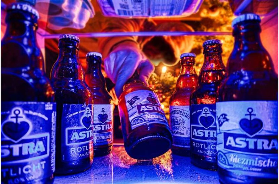 Estudo mostra que a fome pode alterar a forma como o cérebro associa álcool a prazer