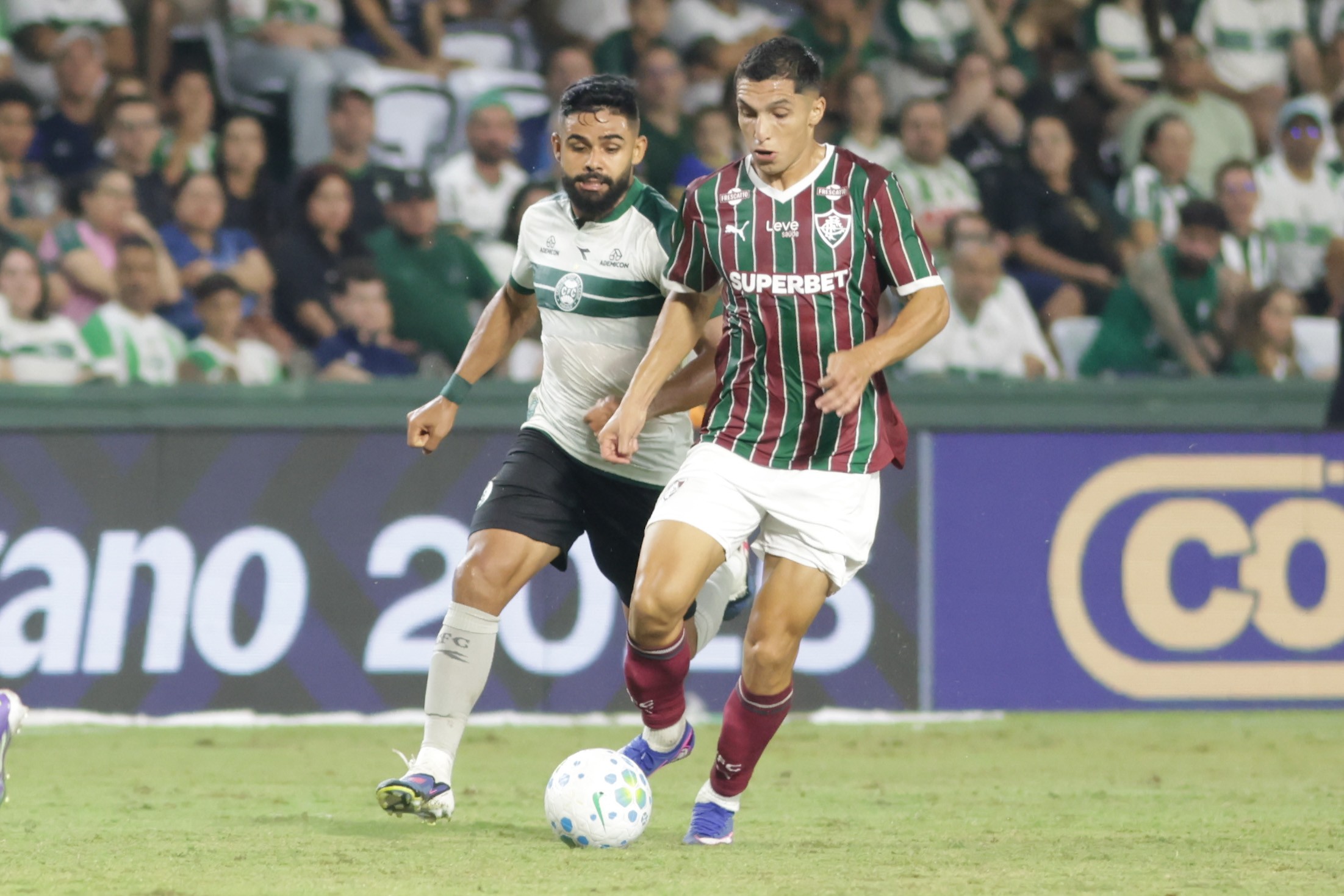 Fluminense sai atrás, mas busca empate com Coritiba fora de casa