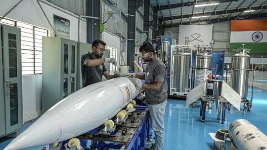 De foguete ‘guiado’ por bicicleta há 60 anos à explosão de startups, Índia vive ascensão de sua indústria espacial