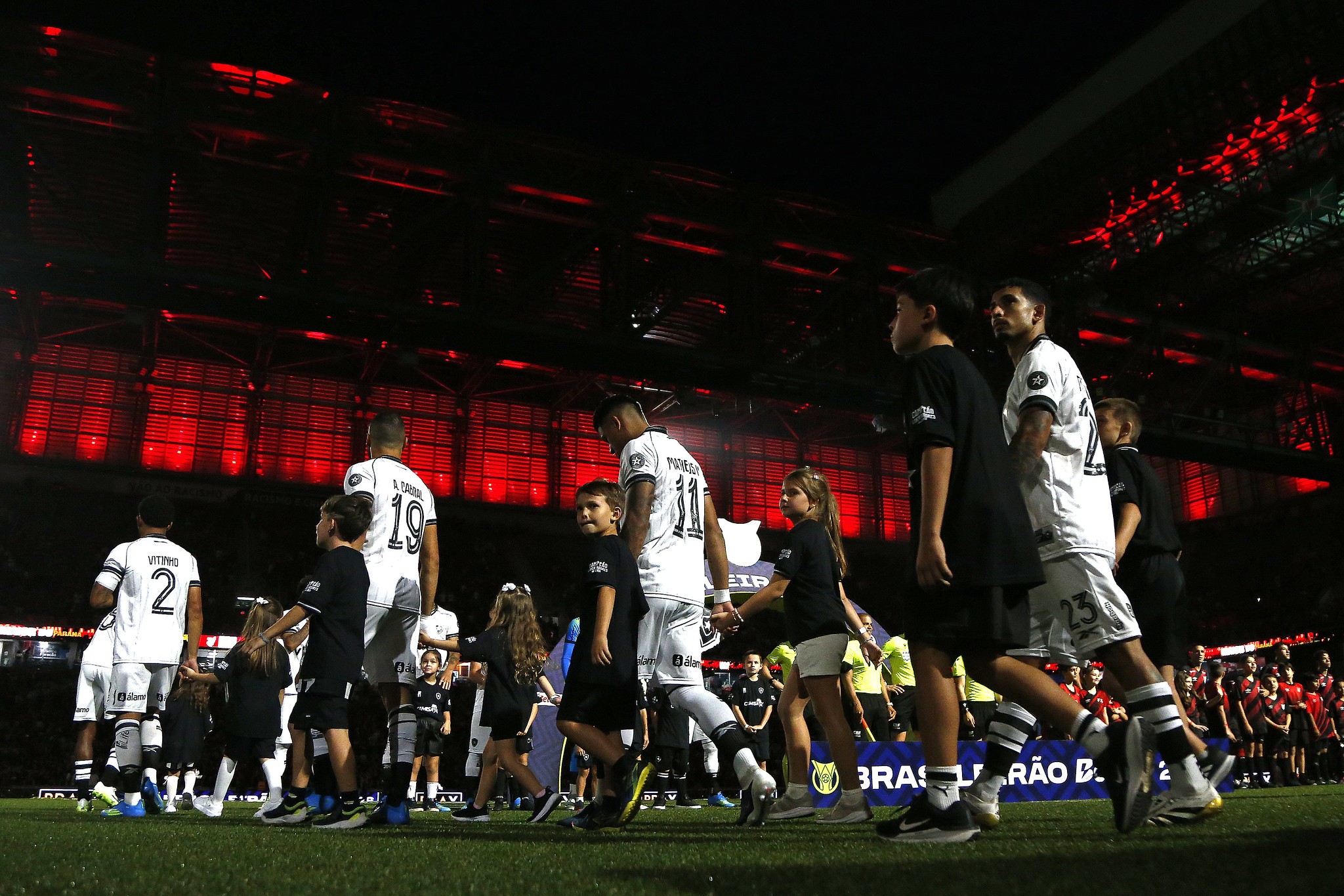 Com extracampo turbulento, Botafogo recebe Mirassol sob pressão no Brasileirão